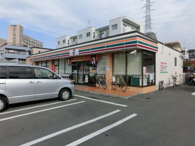 コンビニ　セブンイレブン（コンビニ）まで522m