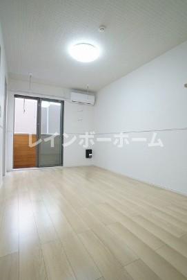 居室・リビング　こちらの居間で趣味の時間をお楽しみください