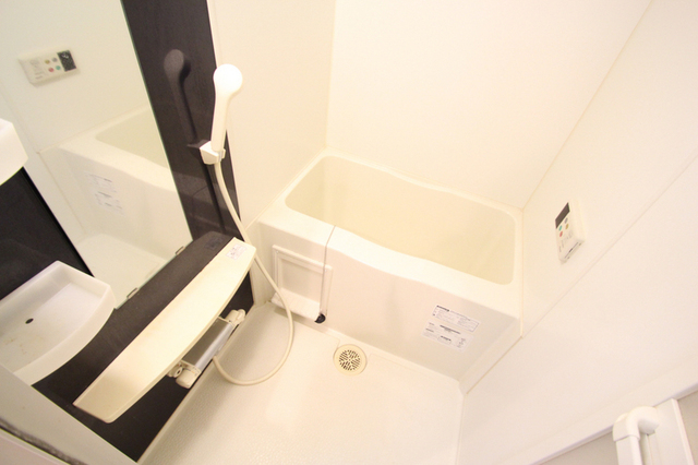 バス・シャワールーム　※別室の参考写真です