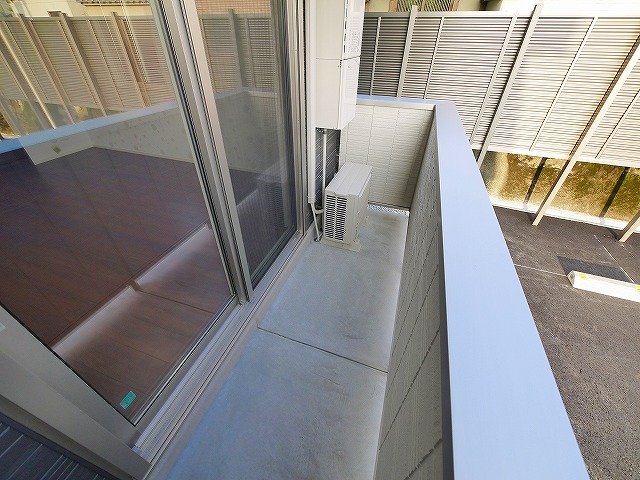 バルコニー　開放的で明るい空間を演出してくれるバルコニーです