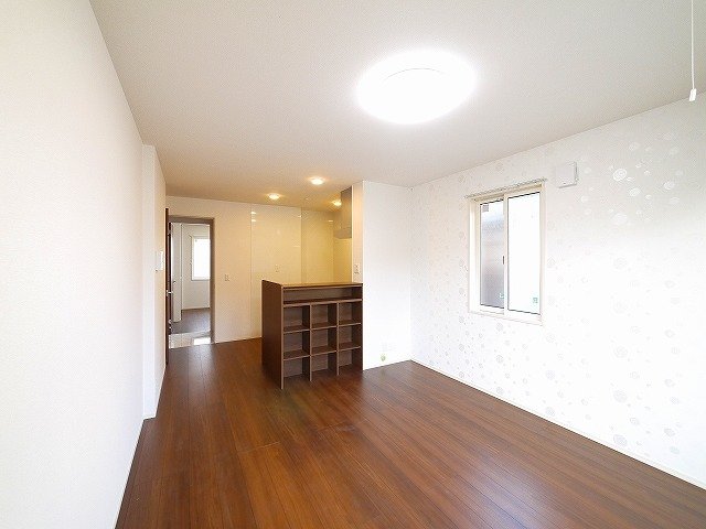 居室・リビング　こちらのリビングで趣味の時間をお楽しみください