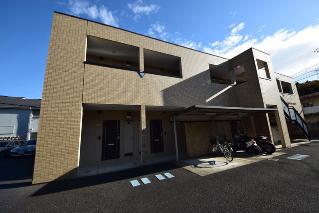 建物外観　★しっかりとした物件で新生活をスタート★