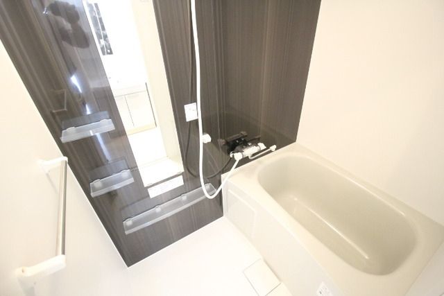 バス・シャワールーム　雨の日も便利な浴室乾燥機あり