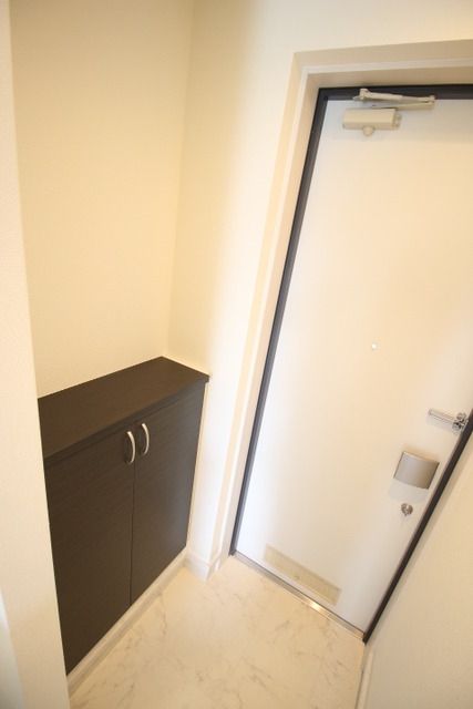 玄関　シューズBOX完備
