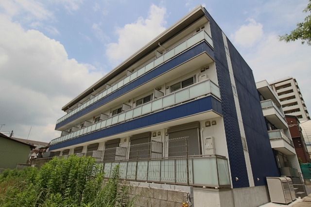 建物外観　オートロック完備