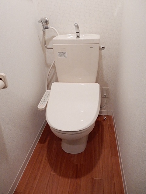 トイレ　ウォシュレット付きです！