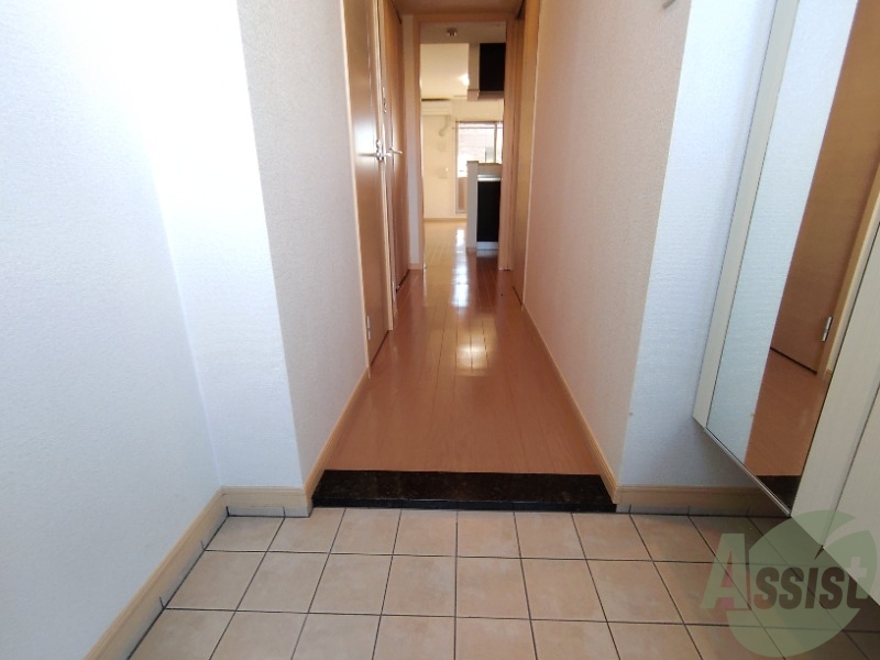 玄関　広い玄関ですので、急いでいるときでも問題ありませんね。