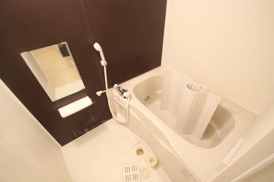 バス・シャワールーム　※別部屋の写真です