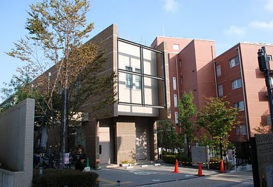 図書館　本郷図書館（図書館）まで561m