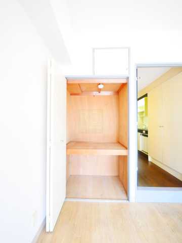 収納　フローラル上野松が谷