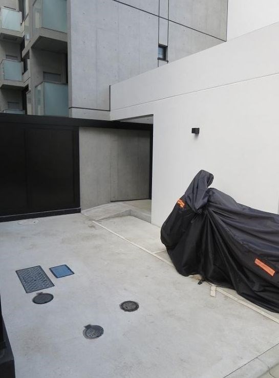 駐車場　弊社は全物件仲介手数料半月分でご紹介可能です。