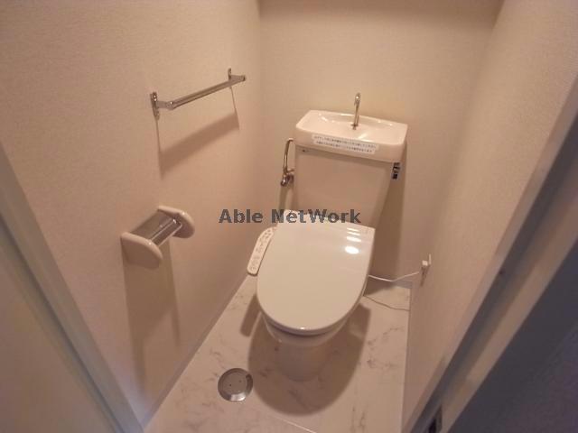 トイレ　温水洗浄便座