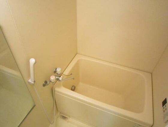 バス・シャワールーム　室内写真は別部屋の写真となります。