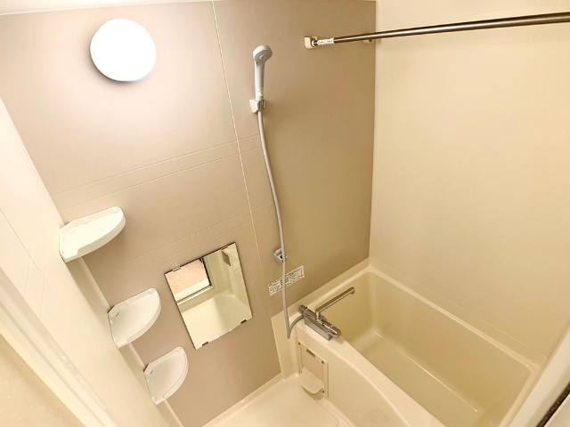 バス・シャワールーム　※間取り反転タイプ参考写真