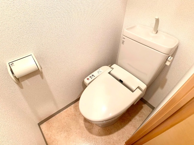 トイレ　※間取り反転タイプ参考写真