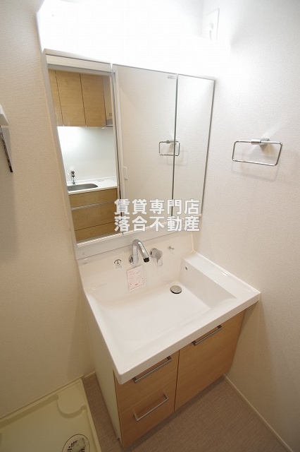 洗面設備　独立洗面化粧台付き