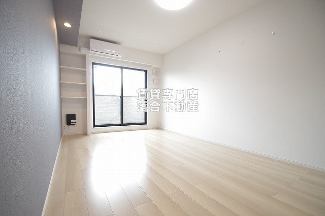 居室・リビング　明るい広々としたお部屋♪