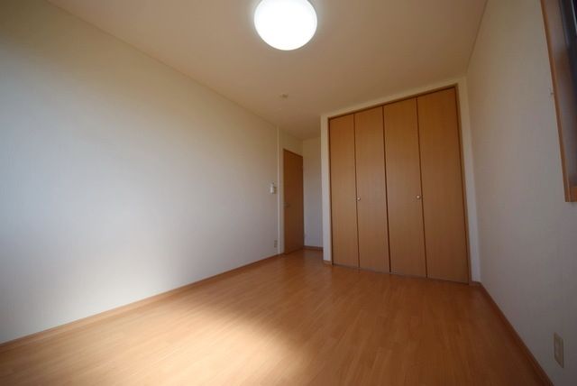 居室・リビング　同建物別号室