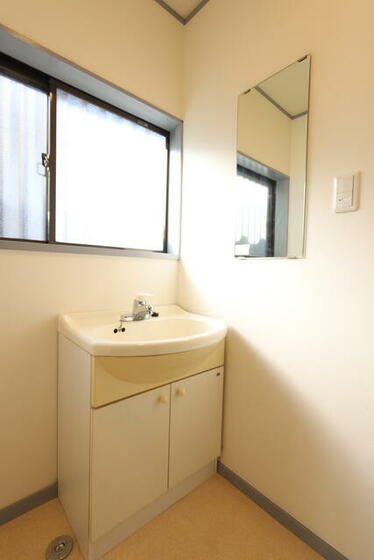 洗面設備　鏡付き洗面台