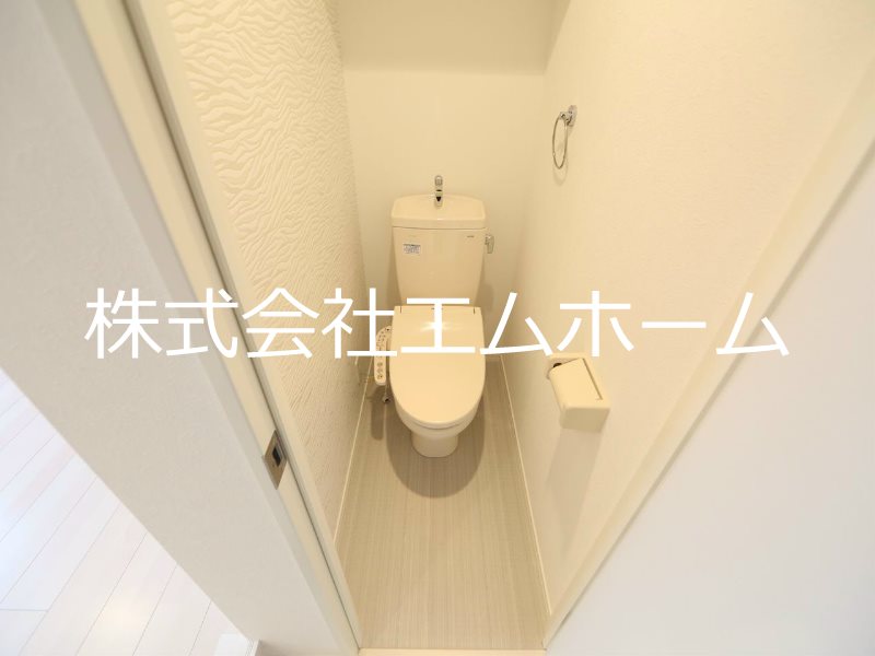 トイレ　温水洗浄暖房便座付トイレ　同仕様写真