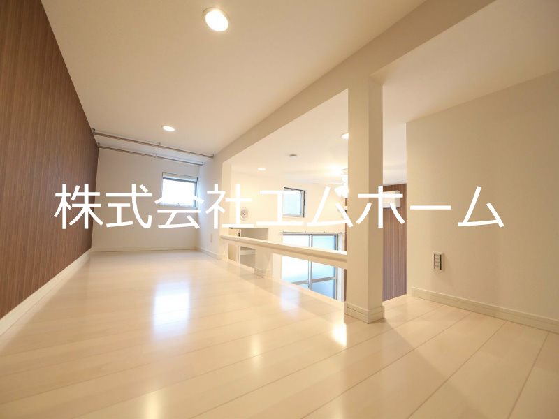その他部屋・スペース　上階ロフト5.4帖（収納としてもお部屋としても使えます）同仕
