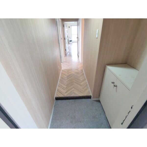 玄関　洋室も使い勝手がよさそうですね！