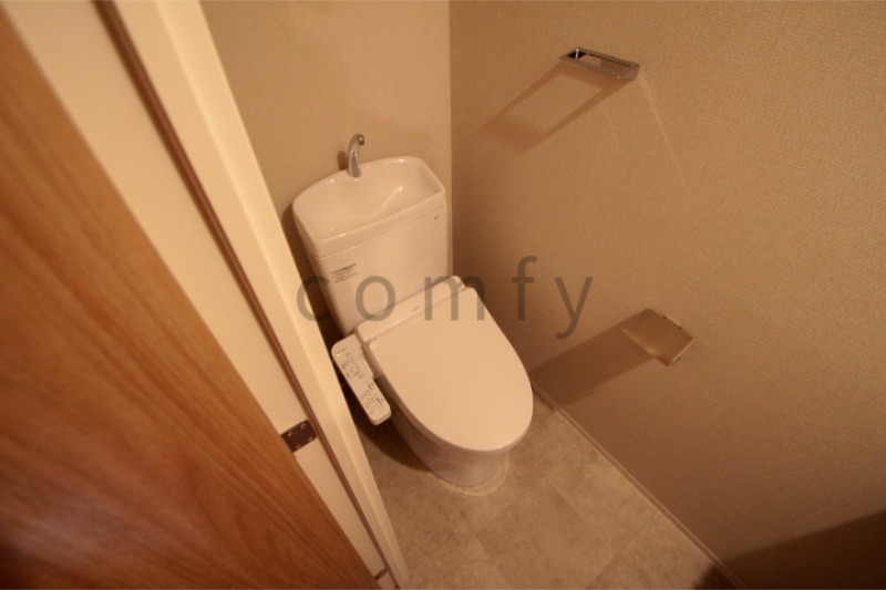 トイレ　ウォシュレット付きトイレ