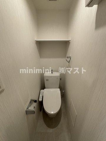 トイレ　※偶数階は茶系のお部屋です。