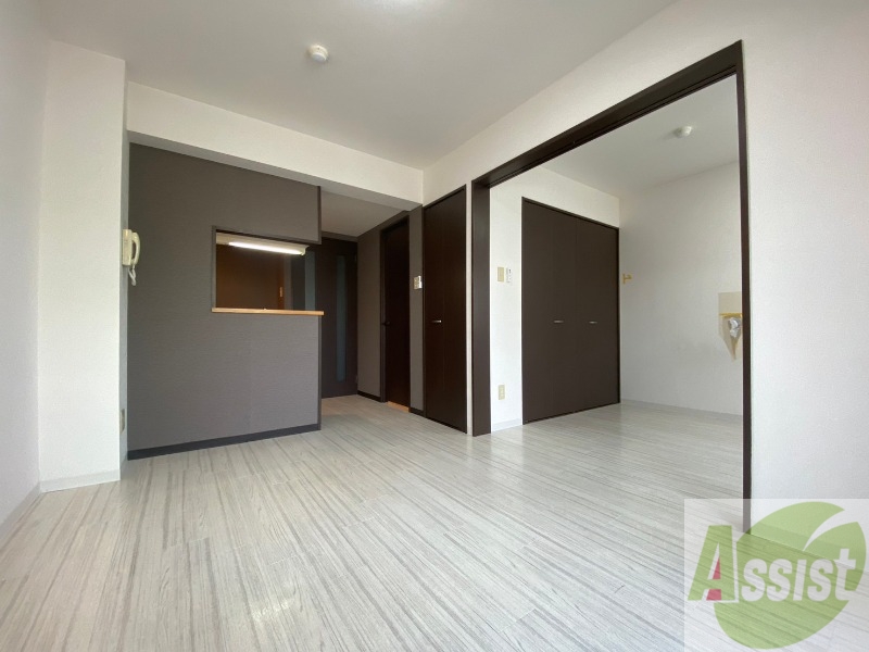 居室・リビング　広くてキレイなお部屋が広がっていて、充実した生活が送れそう。