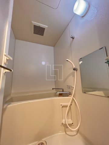 バス・シャワールーム　パークキューブ北浜　浴室