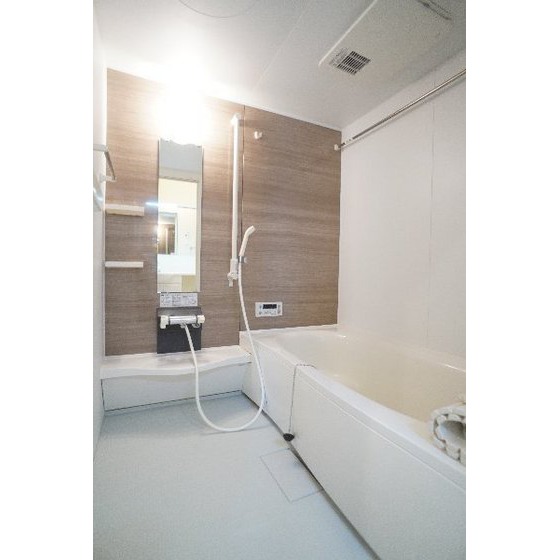 バス・シャワールーム　追い焚き、浴室乾燥機付き