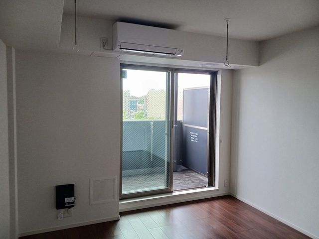 居室・リビング　こちらの居間で趣味の時間をお楽しみください