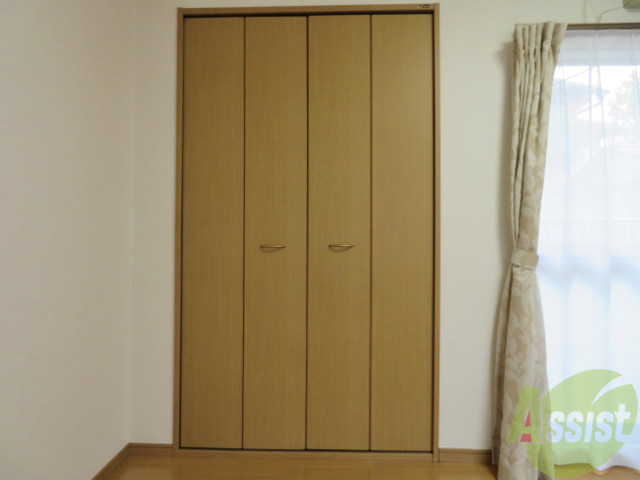 収納　クローゼットがありました。お洋服や荷物はここへ