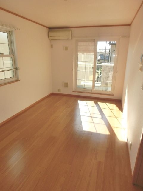 居室・リビング　２面採光の明るいＬＤＫです。