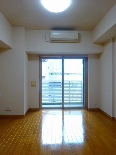 居室・リビング　※別号室参考写真