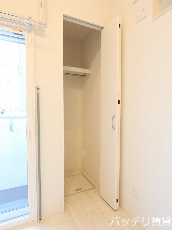 収納　画像は同型タイプの為、現状を優先致します。