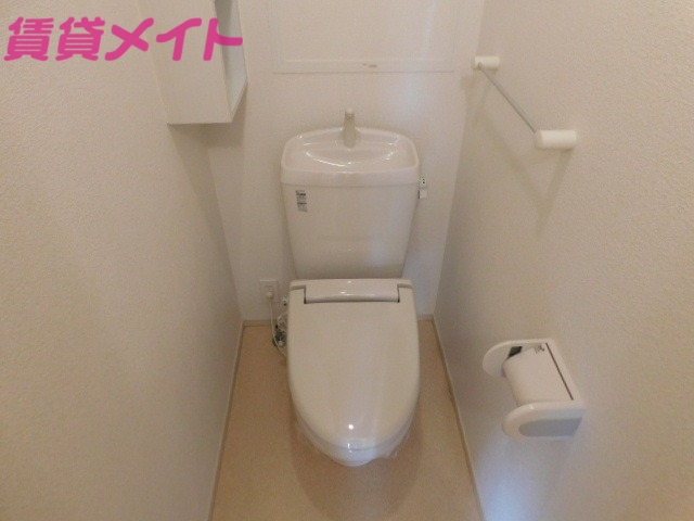 トイレ　同型参考写真