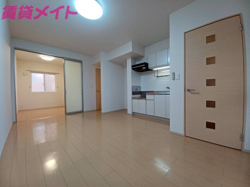 居室・リビング　同型参考写真