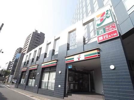 コンビニ　セブンイレブン（コンビニ）まで440m