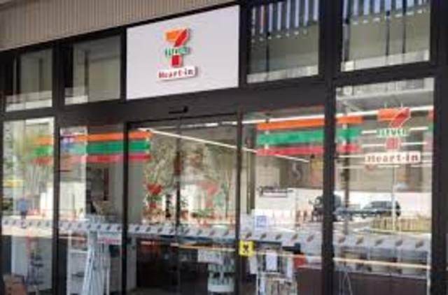 コンビニ　セブンイレブンハートインビエラ塚口店（コンビニ）まで742m