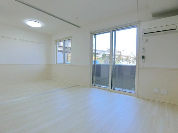 居室・リビング　写真は別のお部屋のイメージです