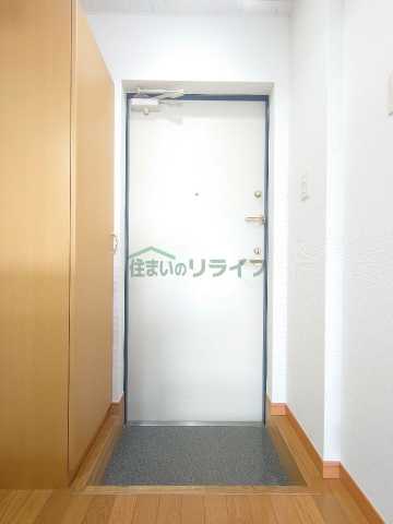 玄関　※参考写真です。同じ間取りの別部屋になります。