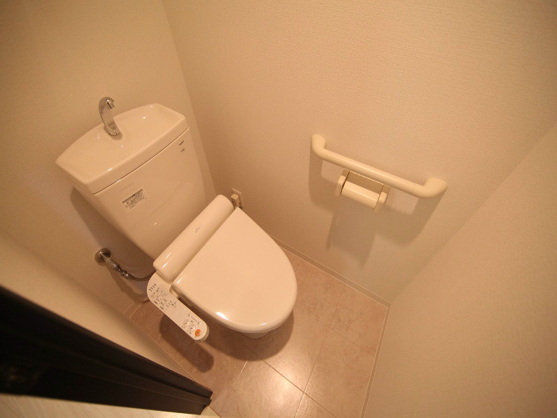 トイレ　温水洗浄暖房便座付トイレ