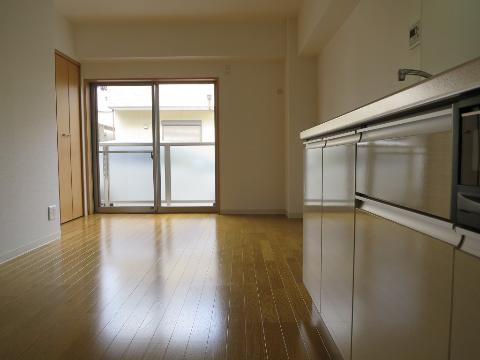 居室・リビング　室内