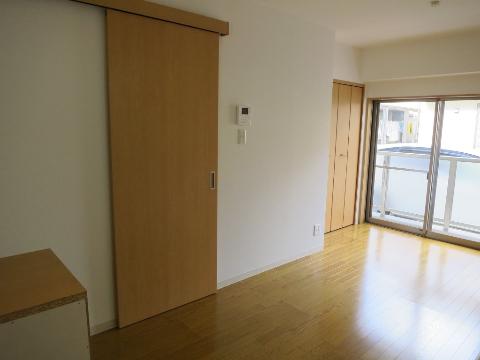 居室・リビング　室内