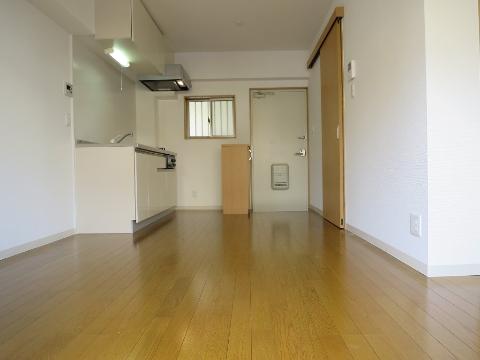 居室・リビング　室内