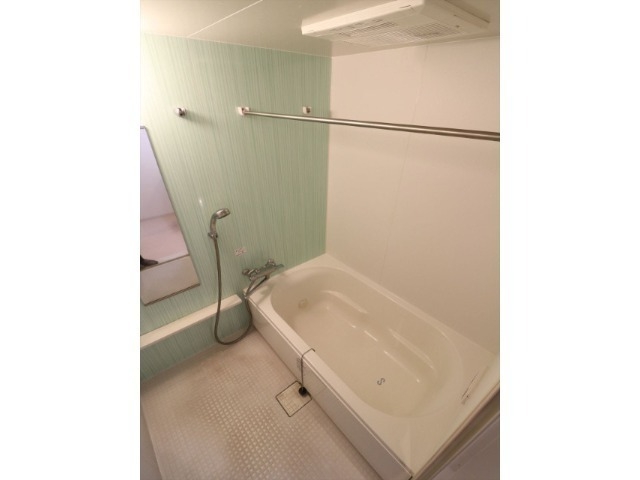 バス・シャワールーム　追い焚き・浴室乾燥機能つき