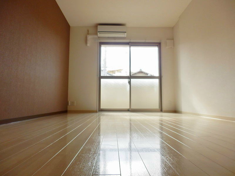 居室・リビング　9.6帖の洋室