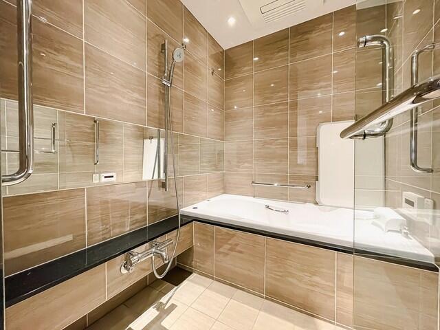 バス・シャワールーム　※写真は同タイプ住戸です。