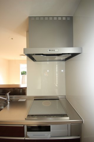 その他　換気扇とコンロです